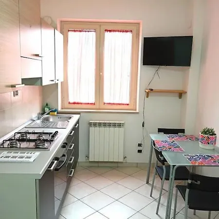 Apartment Luminoso Bilocale A Due Passi Dal Centro Storico