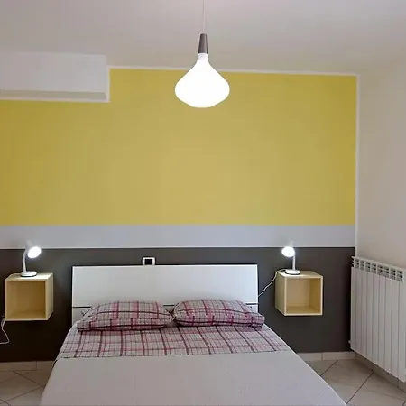 Luminoso Bilocale A Due Passi Dal Centro Storico Appartement *