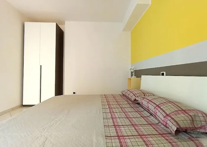 Luminoso Bilocale A Due Passi Dal Centro Storico Терамо