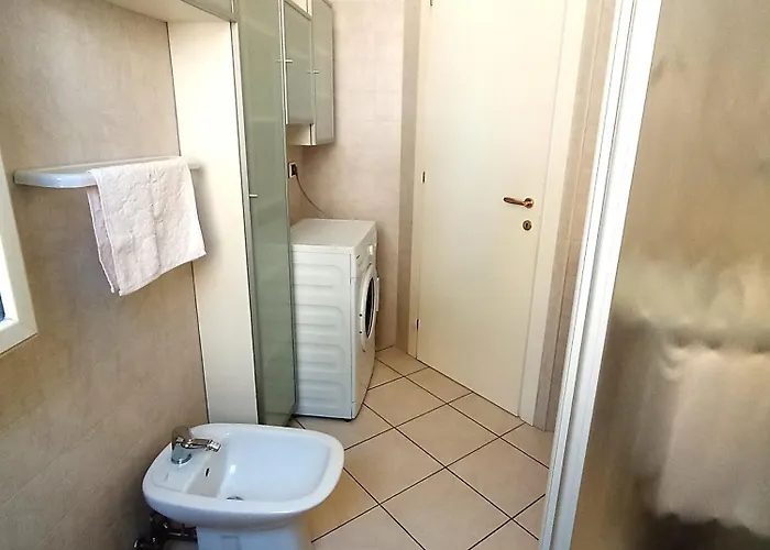 Luminoso Bilocale A Due Passi Dal Centro Storico Терамо