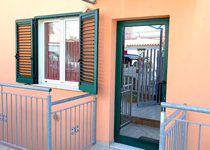 Luminoso Bilocale A Due Passi Dal Centro Storico